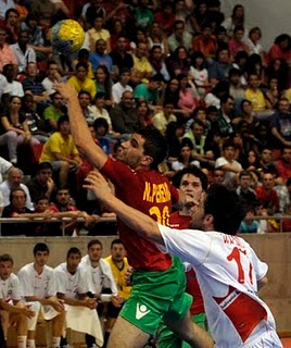 13JUN_1417_Port_Esp_And1_b_log