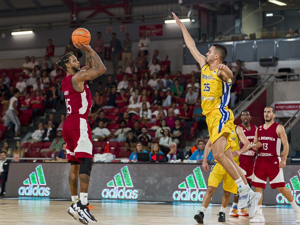 Champions de basquetebol. Benfica vence kosovares