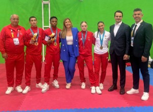 Atletas com a Ministr KARATECAS PORTUGUESEs