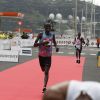 Recordista mundial da maratona Kelvin Kiptum morreu na estrada