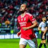 Benfica venceu em Faro e atrasou título para o Sporting