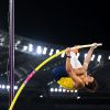 Armand Duplantis voou aos 6,30 metros na vara com recorde mundial
